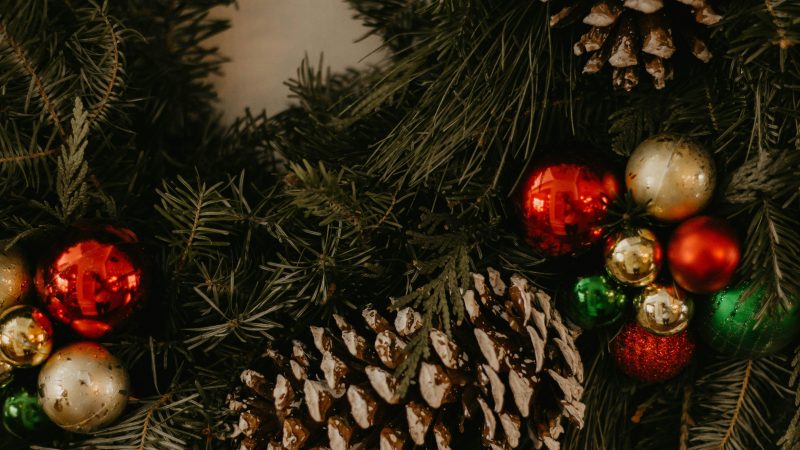 wreath with Christmas baubles — Samsung Frame TV art